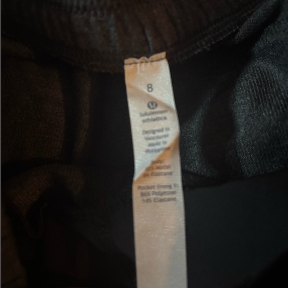 Lululemon comfy / athletic shorts - Picture 4 of 4